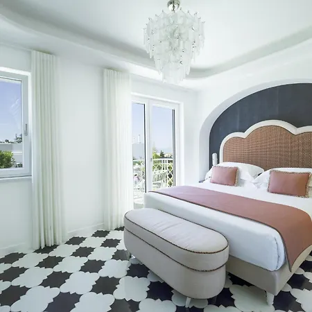 Lussi Capri Hotel 5*